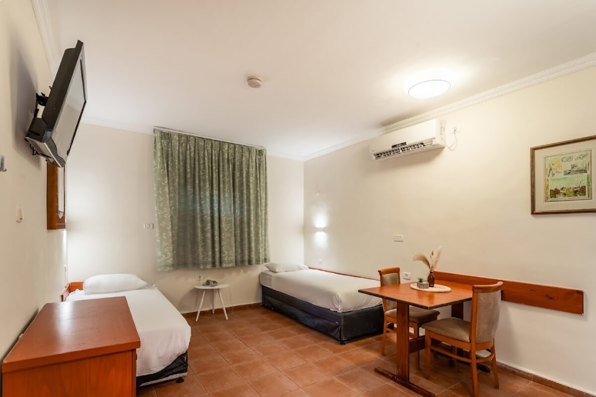 simplex360nahsholimroom-413-2